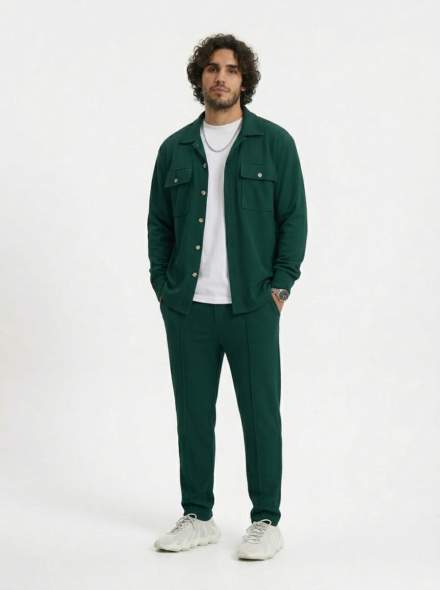 Chaqueta y pantalones de hombre con estampado